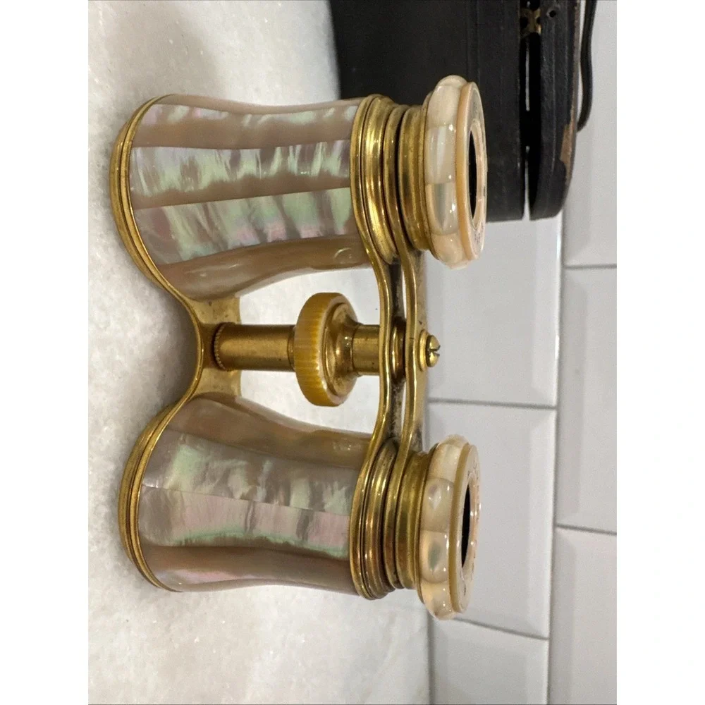 LeMaire FI Paris Vintage Opera Glasses/caseMother of Pearl  1850-1900 EraOLA0058